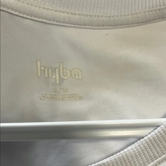 Elegant White Short Sleeve Women's Tee - Picture 4 of 4